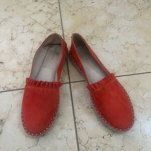 Bandolino suede flats